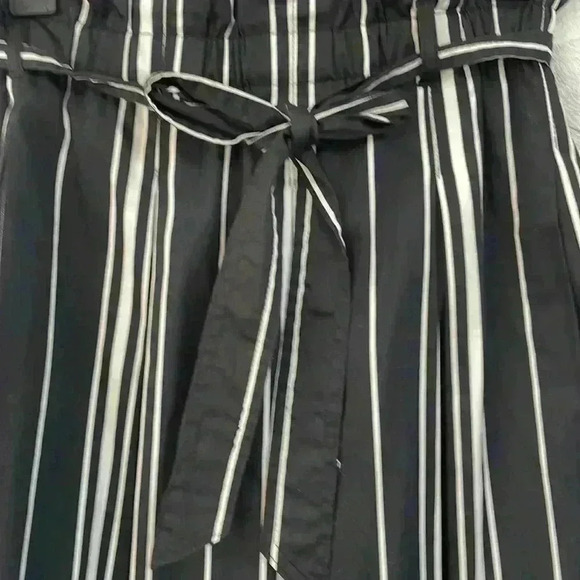 H&M Black/White Striped Calf-Length Skirt with Tie Belt - Size 4 - NWT - Picture 3 of 3